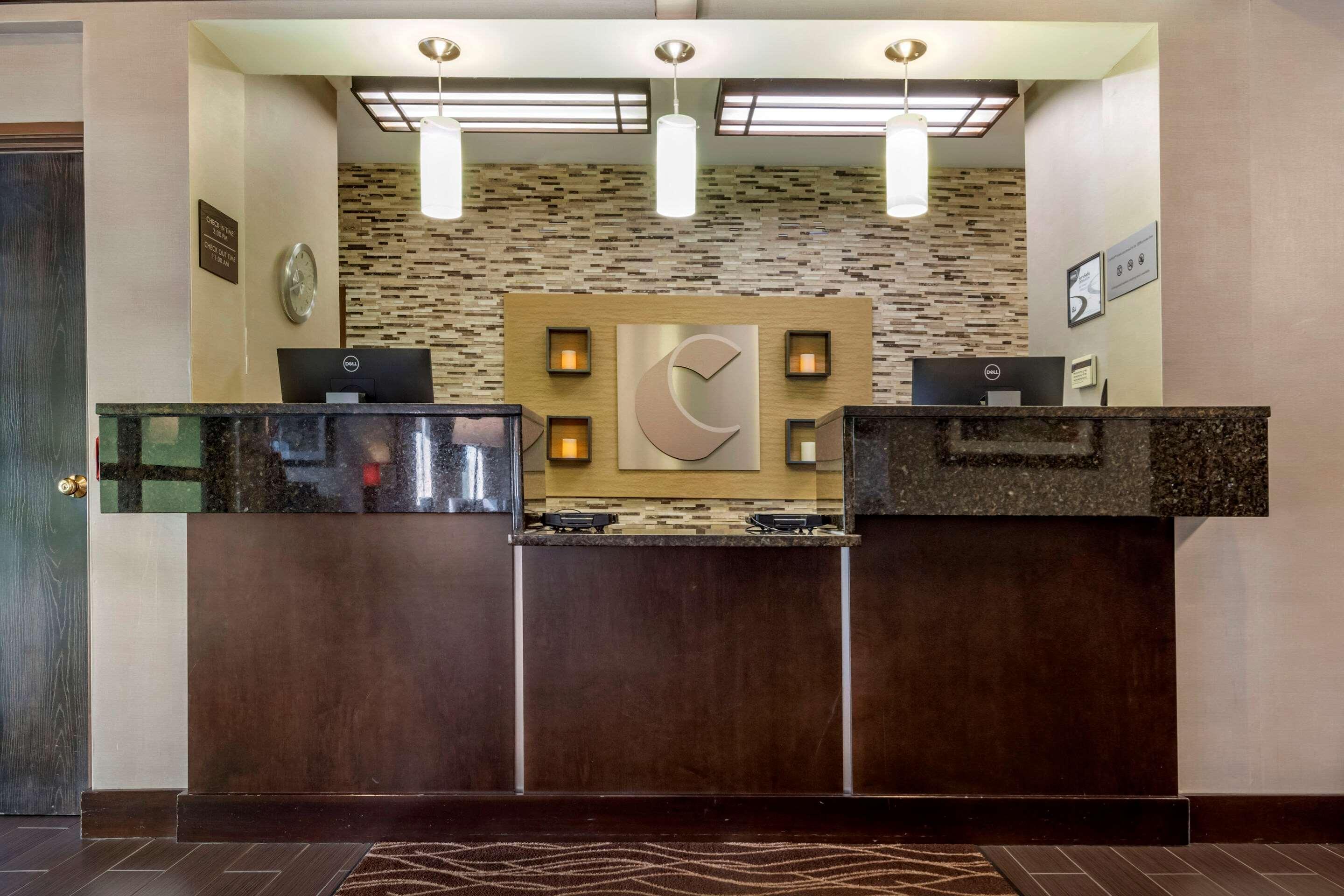 Comfort Inn & Suites Butler Exterior photo